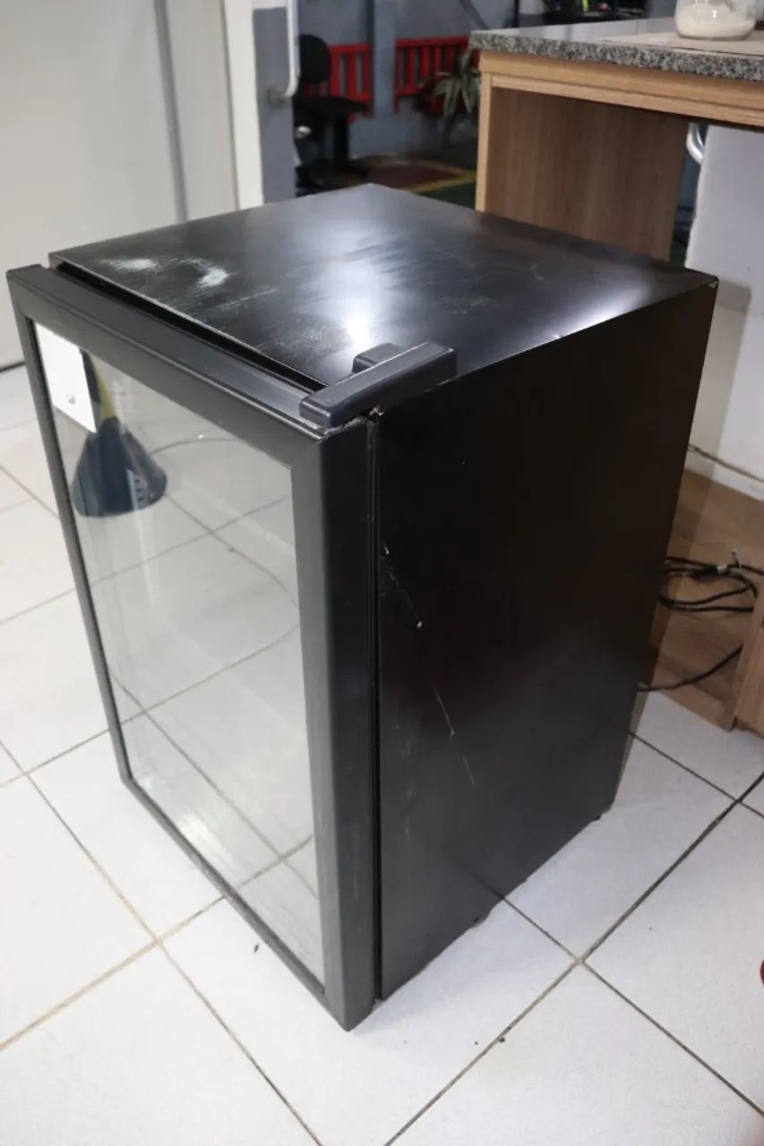 Refrigerador expositor vertical 85L 220V Metalfrio - Foto 3