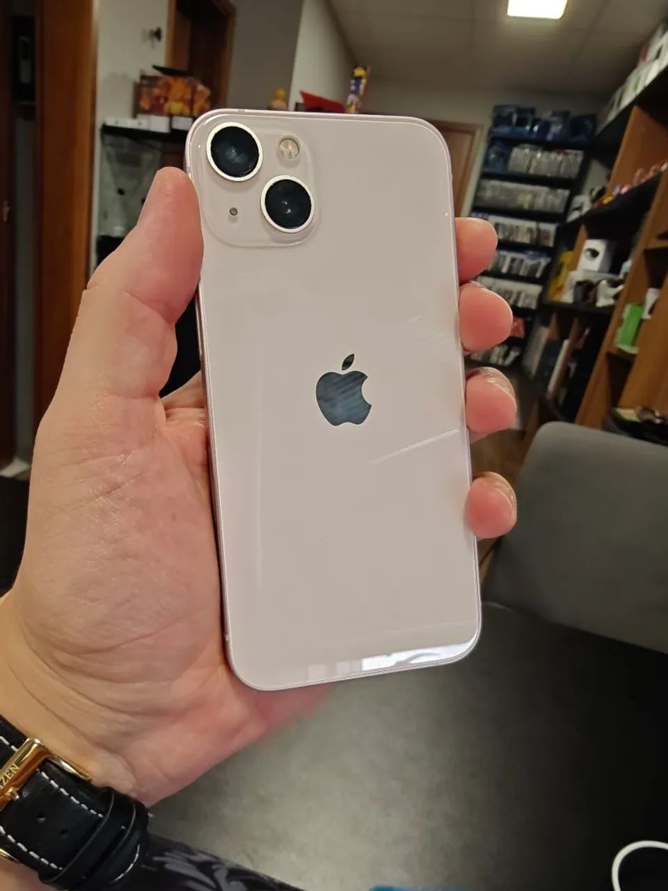 iPhone 13 rose