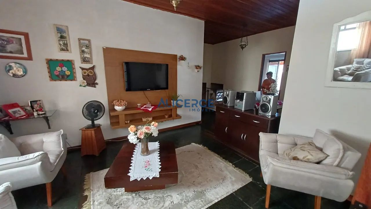 Excelente casa 3 quartos, com suíte, garagem para 3 carros. IMÓVEL TODO MOBILIADO!!! - Foto 4