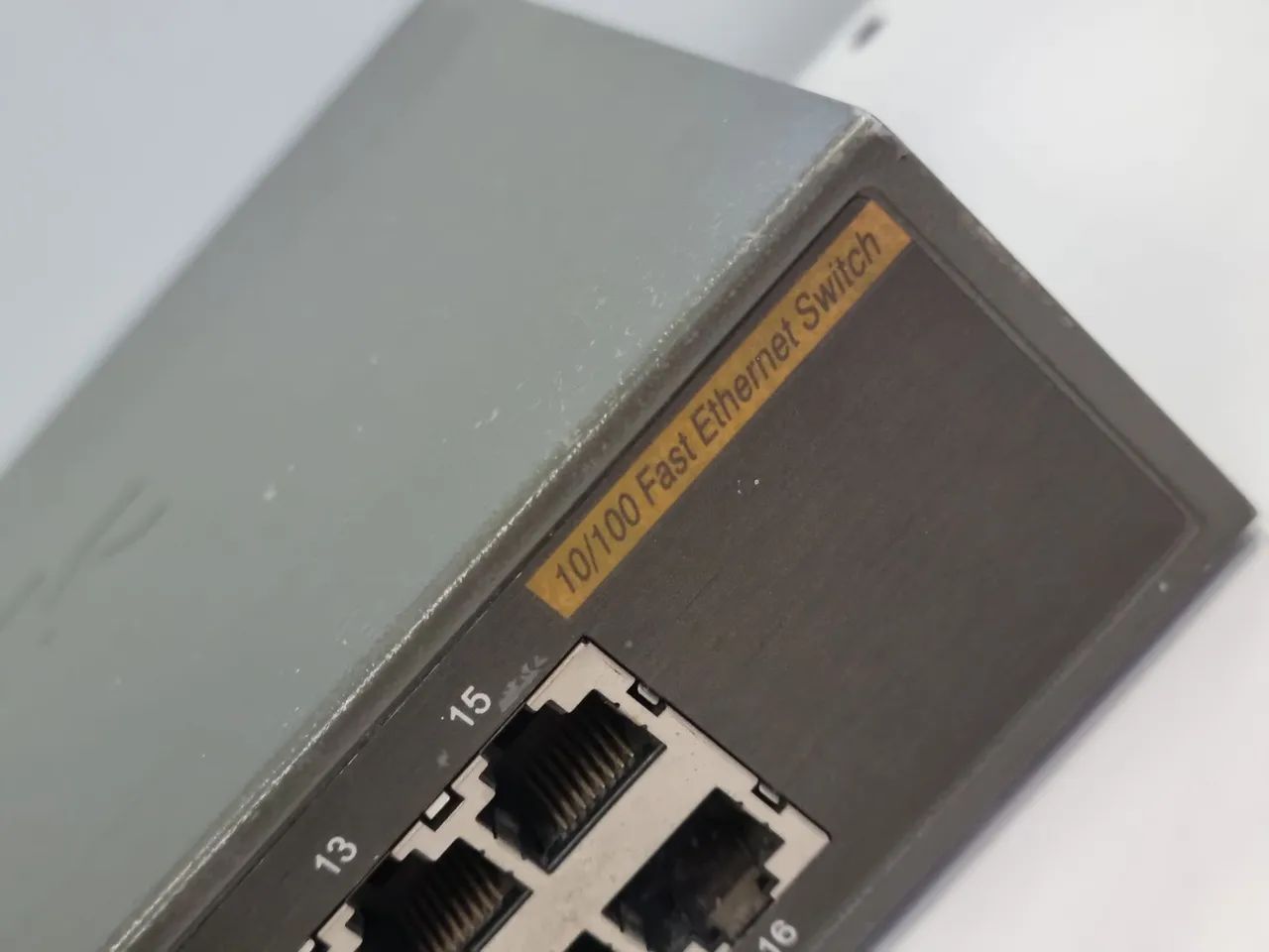 Switch D-Link DES-1016D 16 Portas 10/100Mbps - Foto 4