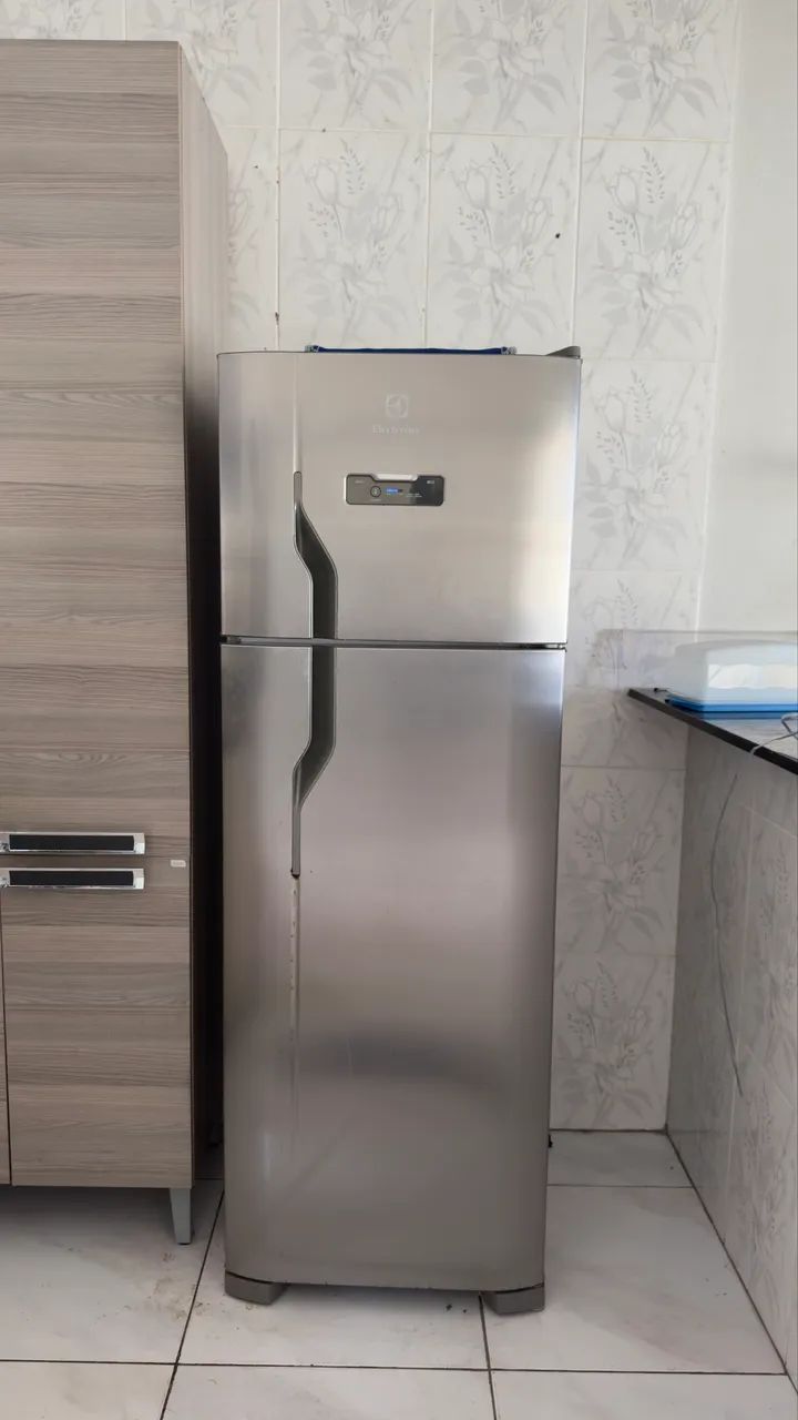 Geladeira Eletrolux 400L