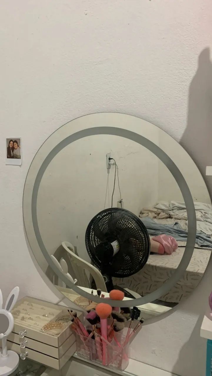 VENDE-SE PENTEADEIRA SUSPENSA COM ESPELHO REDONDO - Foto 5