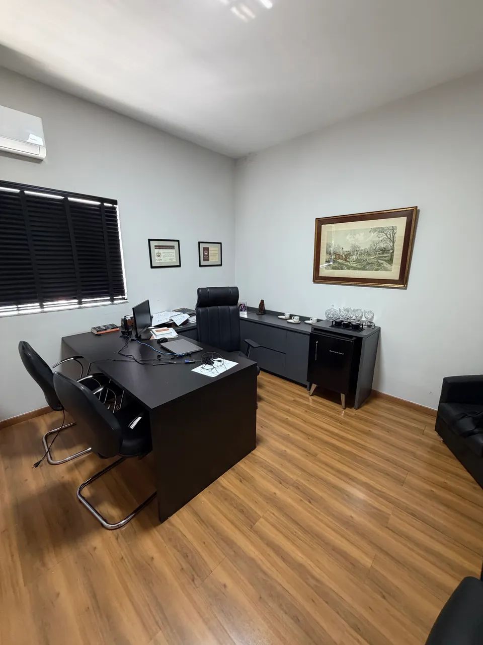 Mesa e com gaveteiros para escritório  - Foto 2