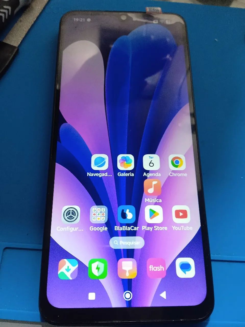Um celular xiaomi redmi 14c