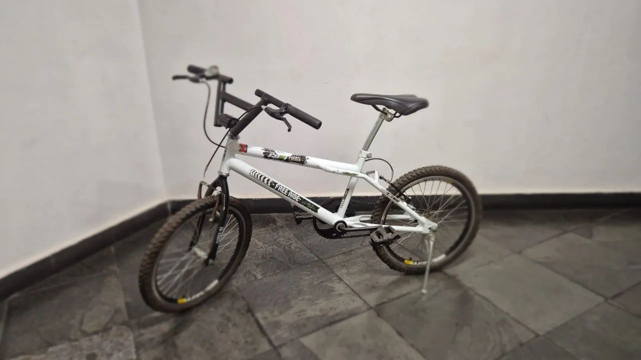 Bicicleta BMX  aro 20 - Foto 3