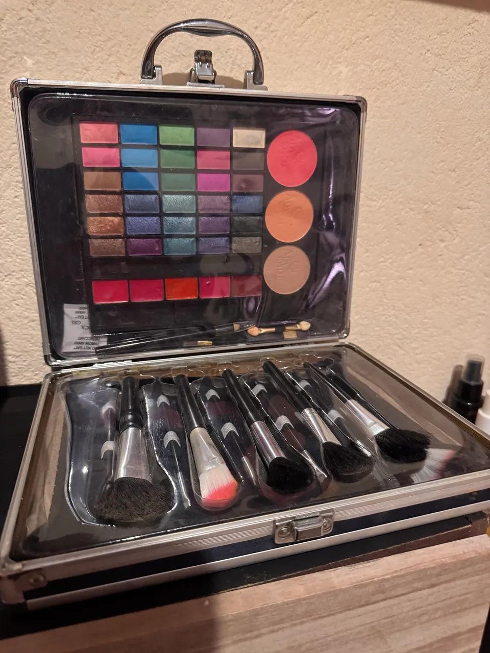 Kit de maquiagem novo  - Foto 2