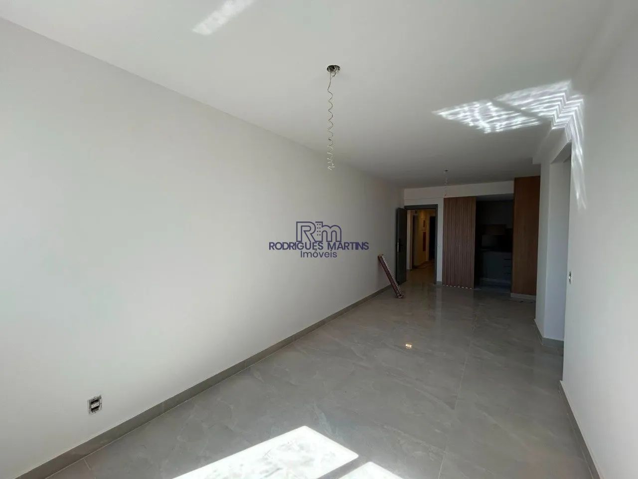 APARTAMENTO 03 QUARTOS 02 VAGAS NO CAIÇARA.