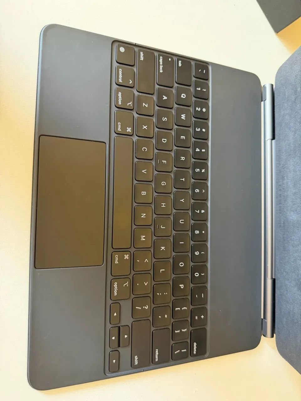 Apple Magic Keyboard 12,9 polegadas, preta, modelo A1998, extremamente nova! RARIDADE - Foto 5