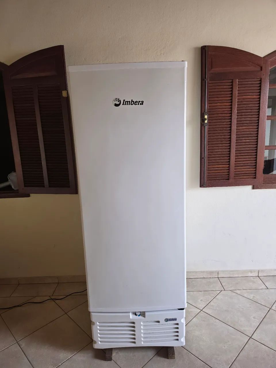 Freezer Vertical Imbera 594 L Tripla ação 