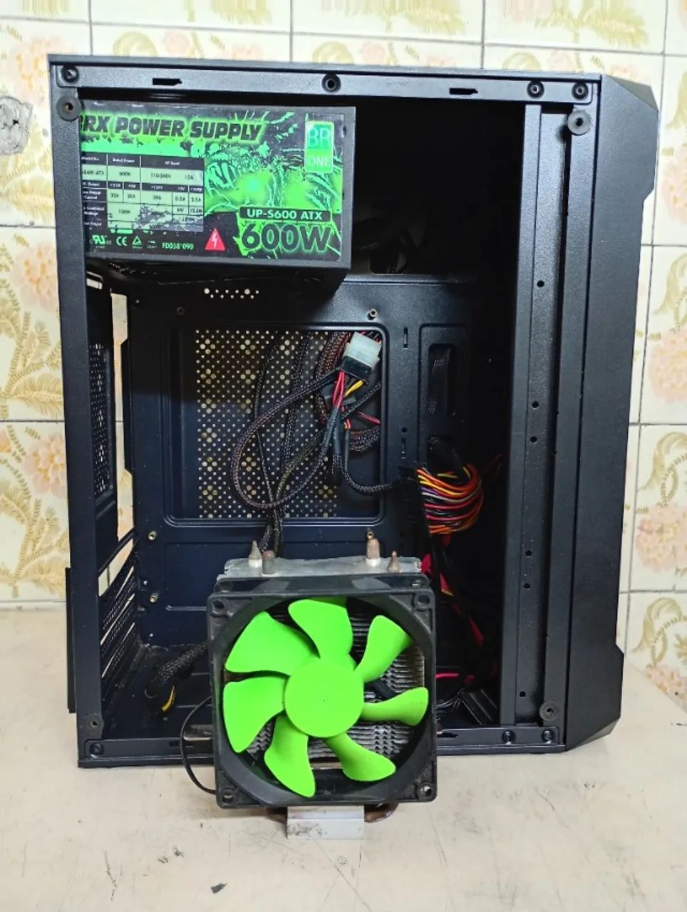 Gabinete com Fonte Gamer  - Foto 4
