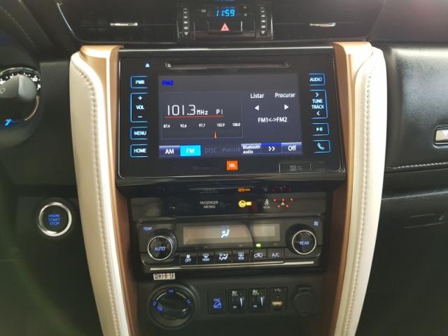 TOYOTA HILUX SW4 2.8 SRX DIAMOND 4X4 7 LUGARES 16V TURBO INTERCOOLER DIESEL 4. - Foto 7