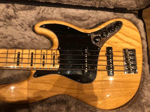 Contrabaixo Fender Jazz Bass 5 cordas