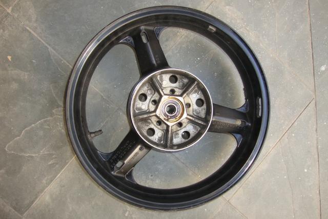 Roda traseira de Suzuki V Strom