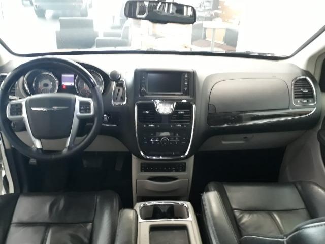 Chrysler Town & Country Limited 7 lugares Blindado - Foto 12