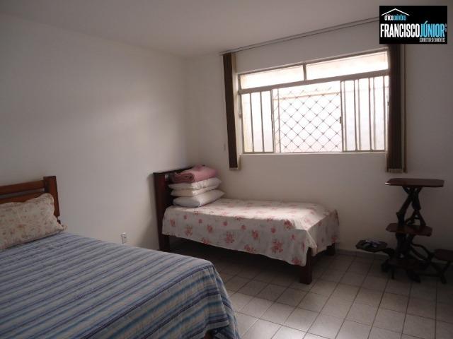Casa no Setor Coimbra em Goiânia, 4 Quartos (2 suítes), 2 Salas, Jardim, Área Lazer, 460m² - Foto 12
