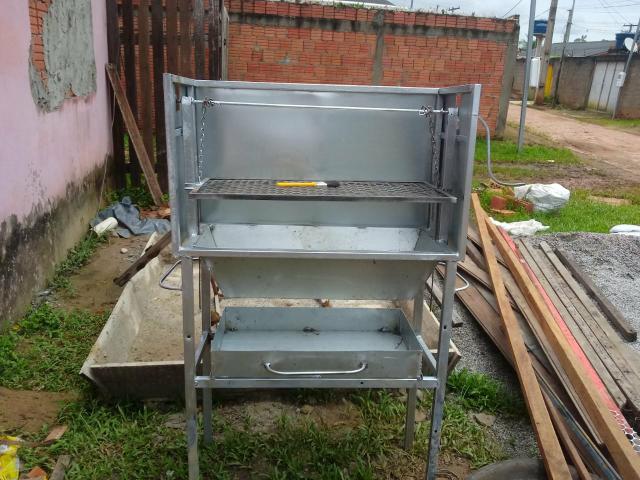 Vende-se churrasqueira sob encomenda