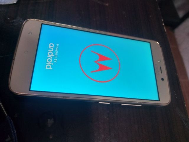 Moto c plus 16 gigas tudo ok com flash frontal - Foto 3