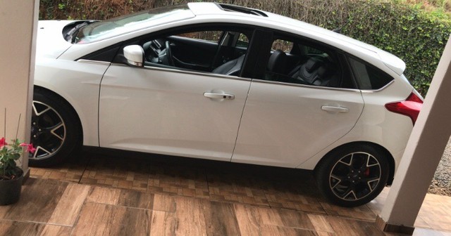 FORD FOCUS TITANIUM PLUS