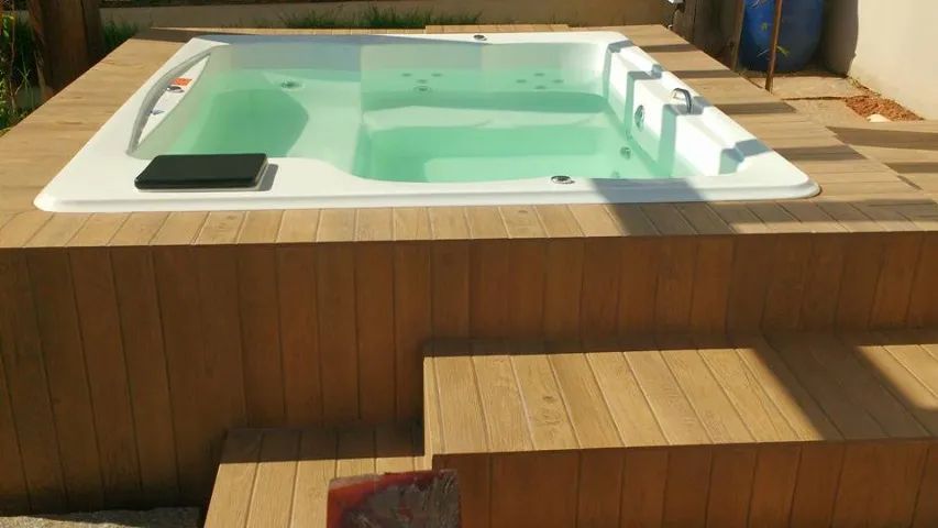 Ana: Spa de 5 lugares com 1 espreguiçadeira  - Foto 2