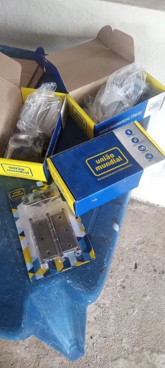 Fechaduras e dobradiças  - Foto 3