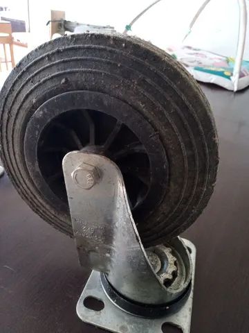 RODÍZIO GIRATÓRIO COM FREIO BORRACHA MACIA 8'' X 2'' 150KG SCHIOPPA - Foto 3