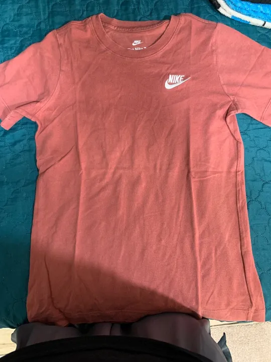 Camiseta Nike Vermelha - Tamanho M infantil