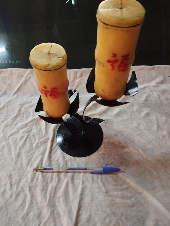 Castiçal Retrô de Metal com Velas Antigas  - Foto 4