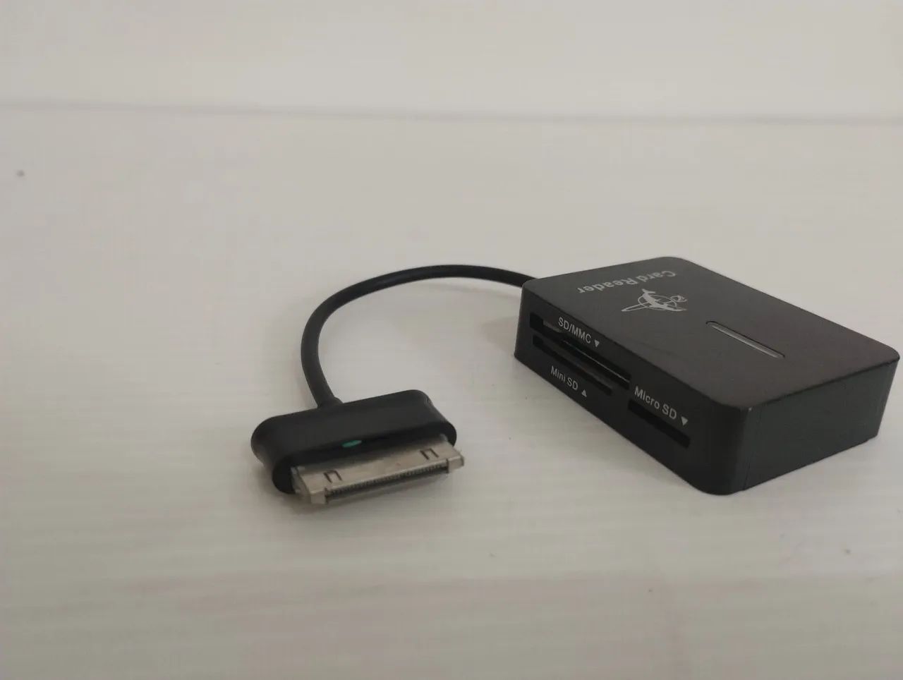 Hub Empire Leitor de Cartoes, 30 Pinos (iPad 1 2 3) - Foto 2