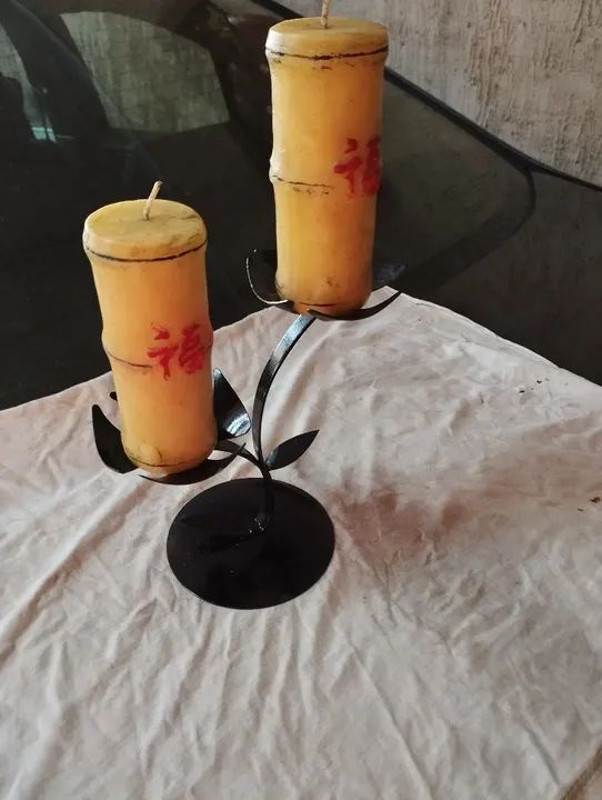 Castiçal Retrô de Metal com Velas Antigas  - Foto 2