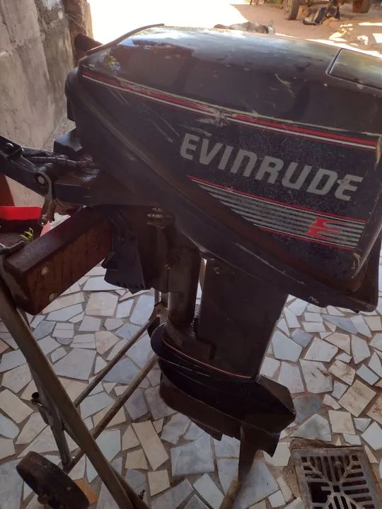 Motor de Popa Evinrude