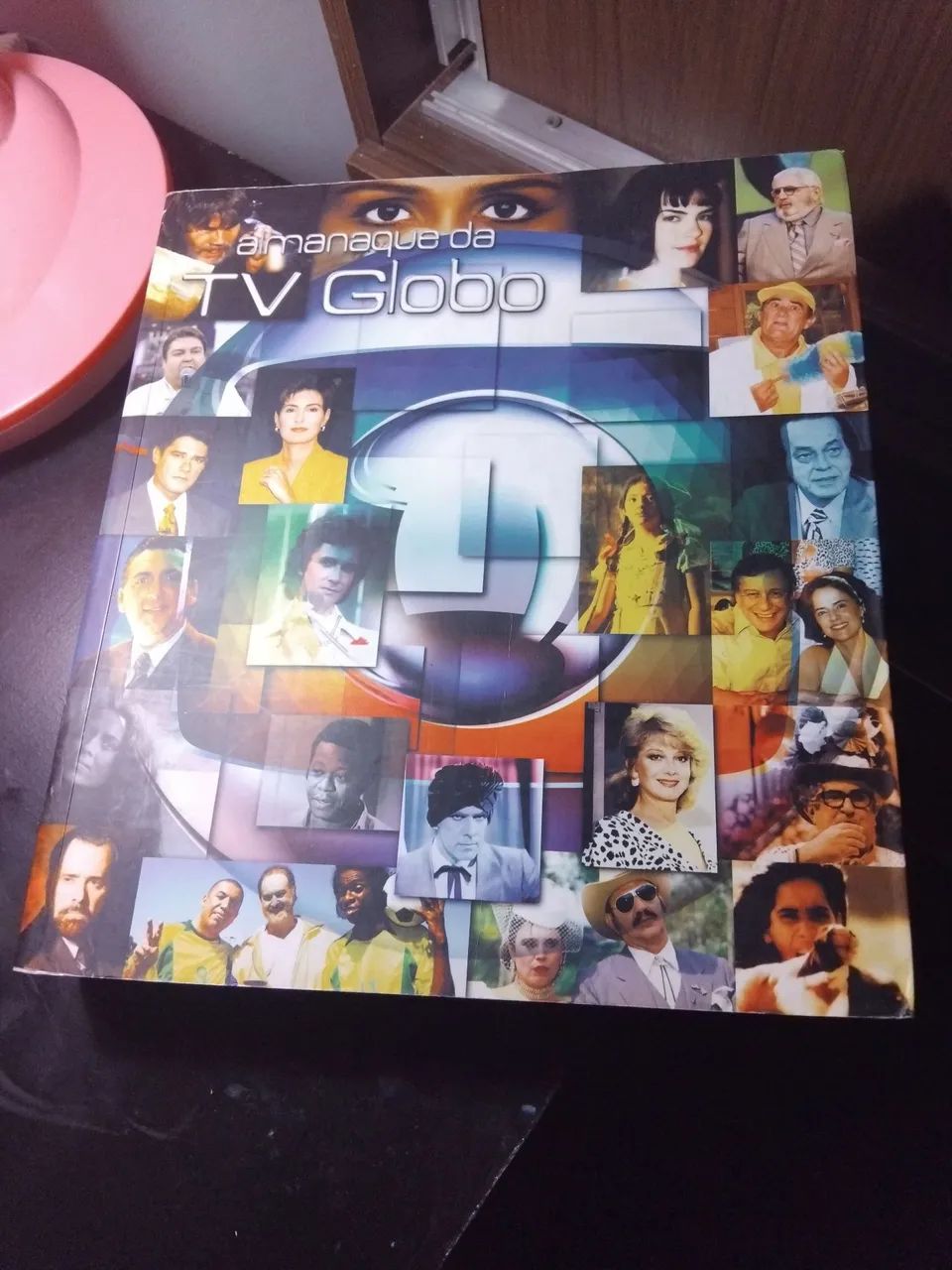 Almanaque da TV Globo - Livro para colecionadores - 60 anos da Rede Globo