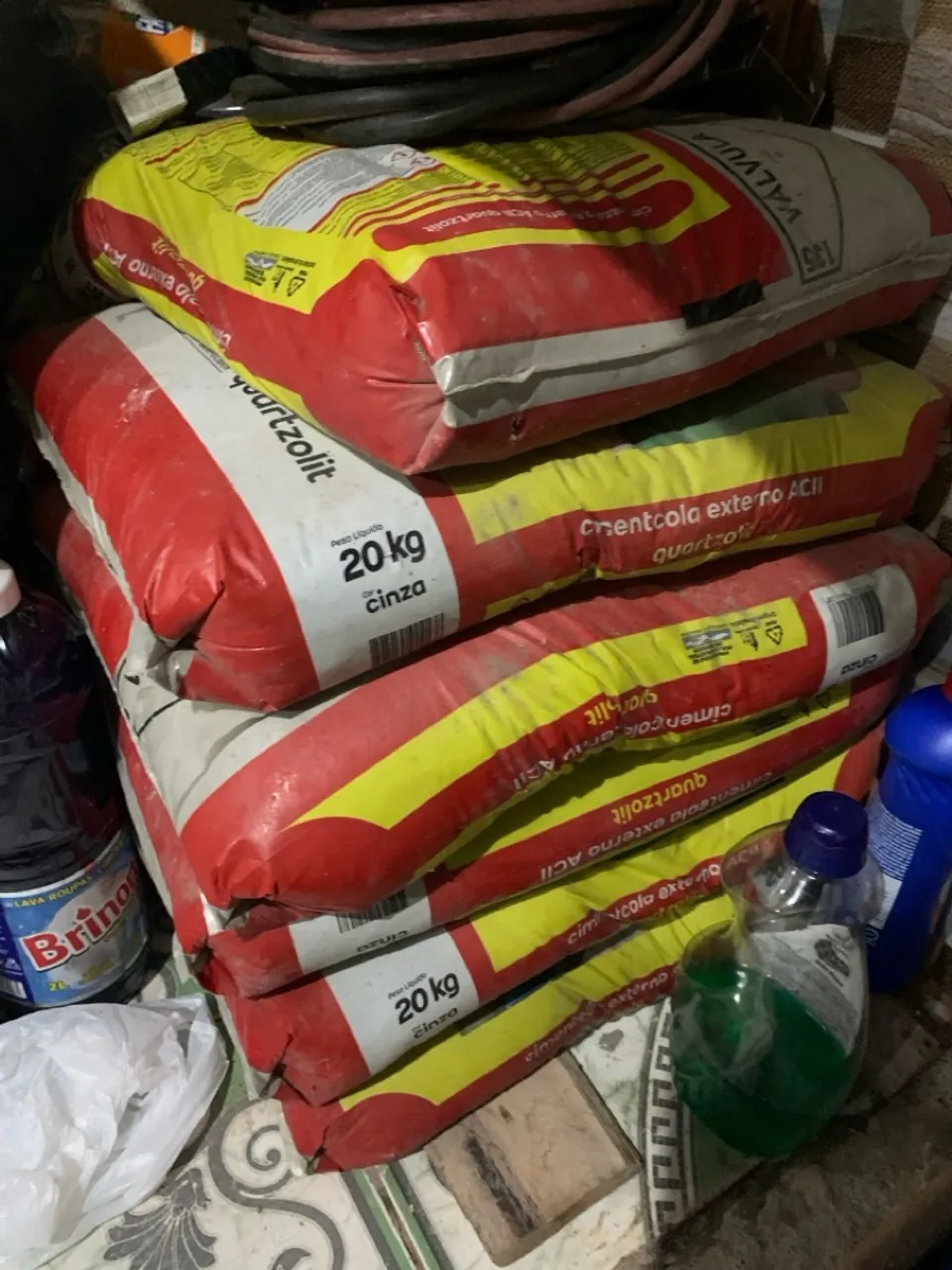 Cimento Cola Externo Quartzolit Cinza 20kg