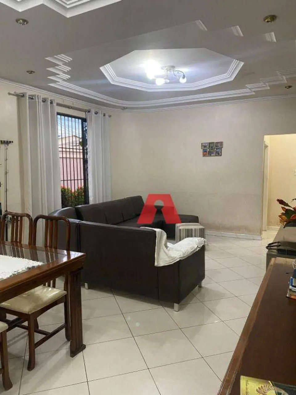 CASA PARA LOCAÇÃO EM LOCALIZAÇÃO PRIVILEGIADA NA AVENIDA CEARÁ