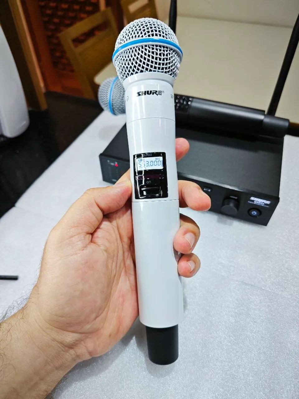 Microfone Shure QXD24 Duplo Branco e preto  - Foto 2