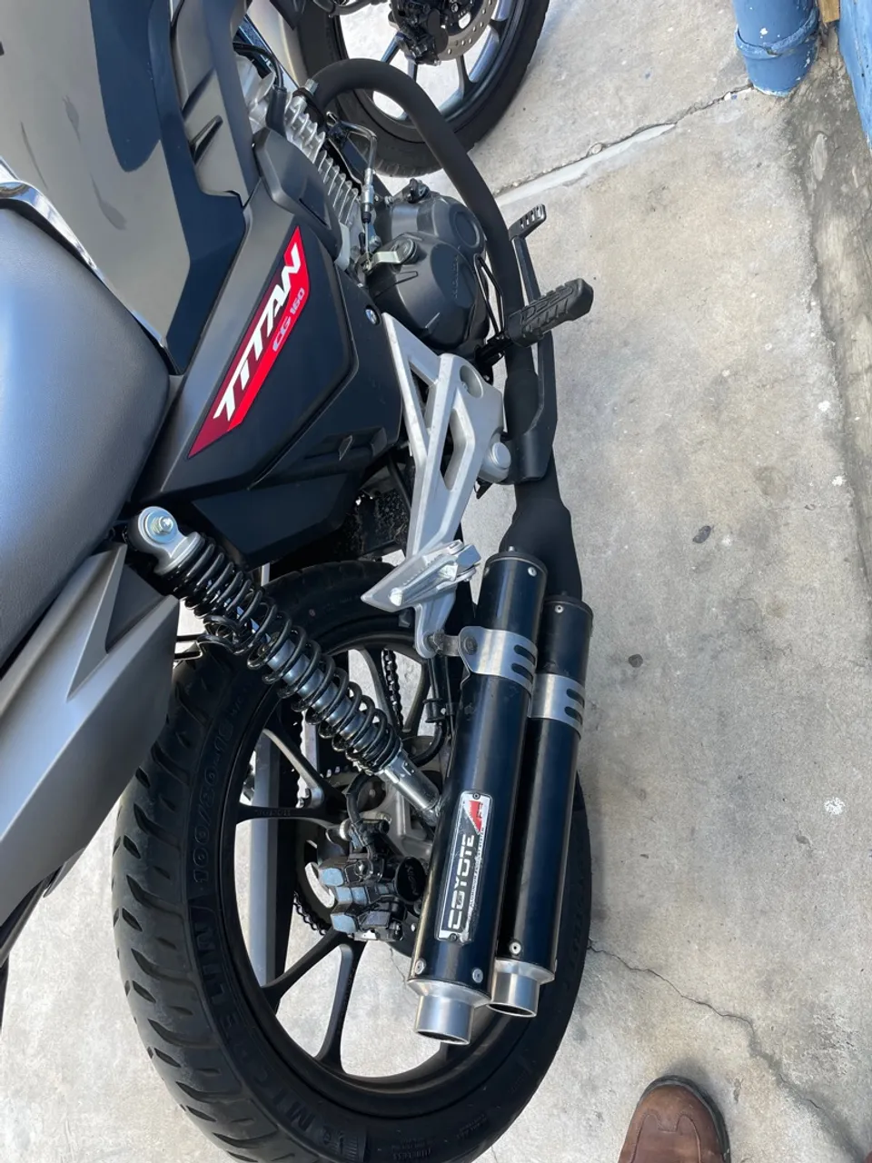 Escapamento Coyote para Titan 160