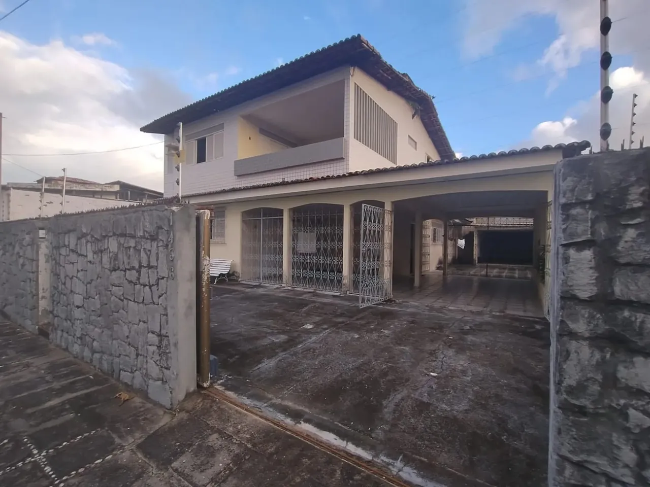 Oportunidade! Casa 4/4 Duplex 2 em 1 em Lagoa Nova