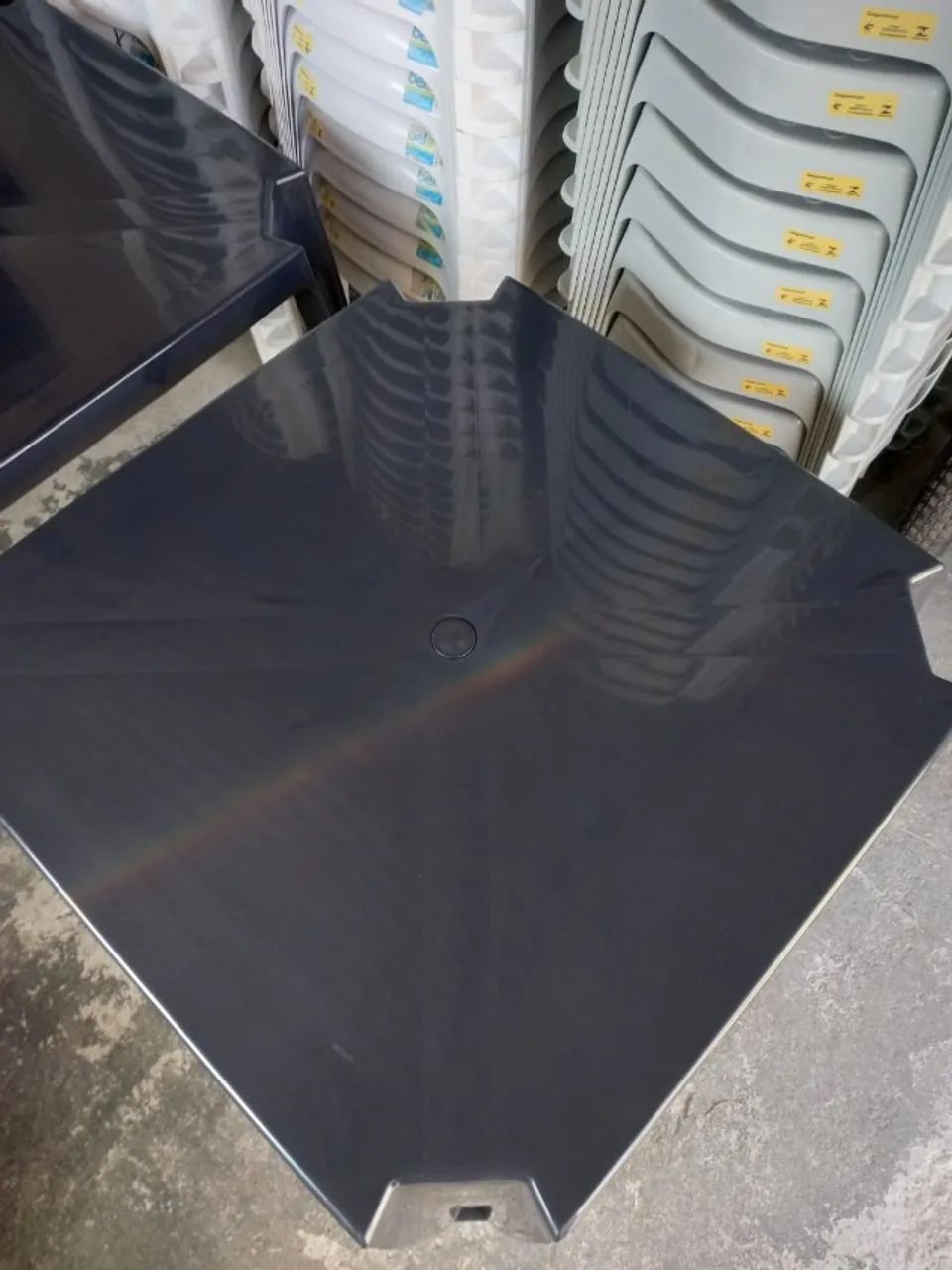 Conjunto 1 mesa e 4 cadeiras plásticas para Lanchonete super resistentes - Foto 3