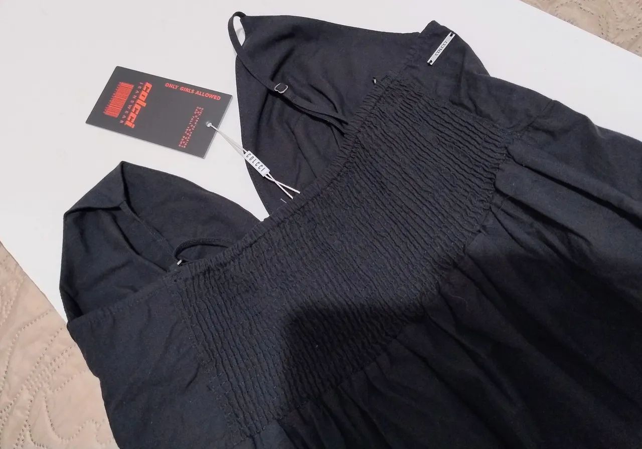 Vestido Preto com Decote em V e Babado - Foto 4