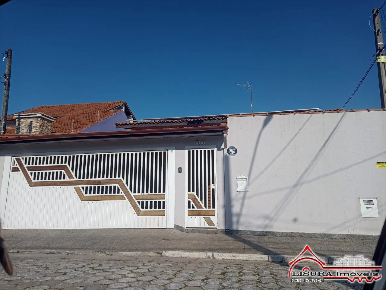 LINDA CASA COM PISCINA NO JD SANTA MARIA / PROLONGAMENTO JACAREÍ SP