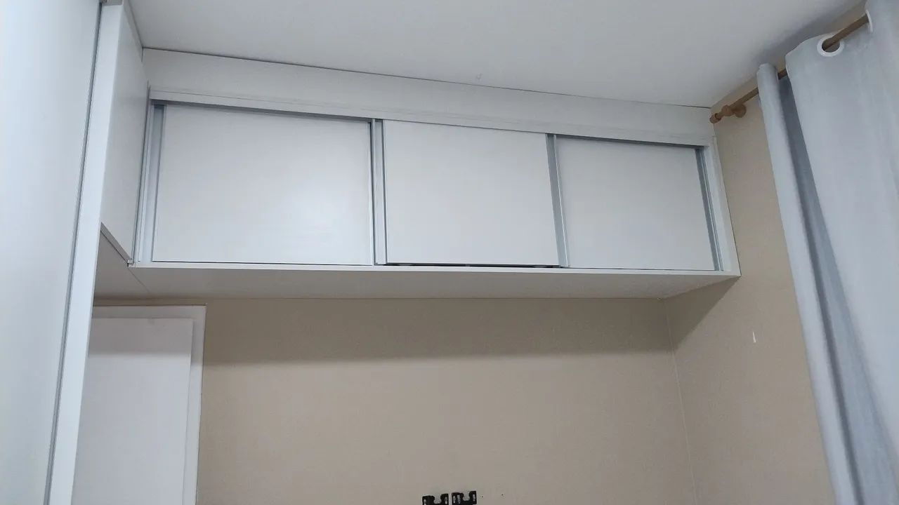 Guarda-Roupa Branco com Portas de Correr - Foto 3