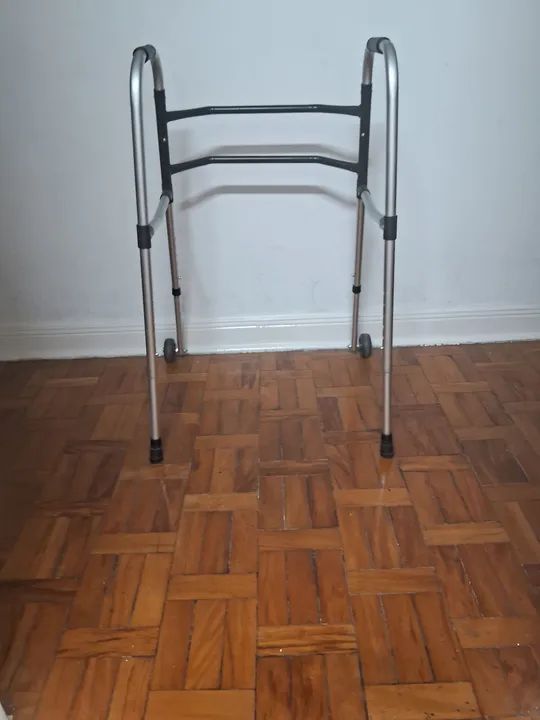 Andador de Segurança para Idosos