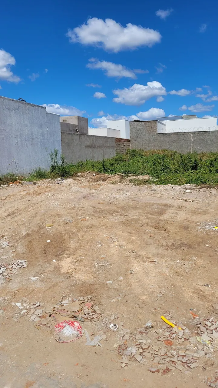 LOTE NO CONDOMÍNIO SAN LORENZO-ALTO PADRÃO
