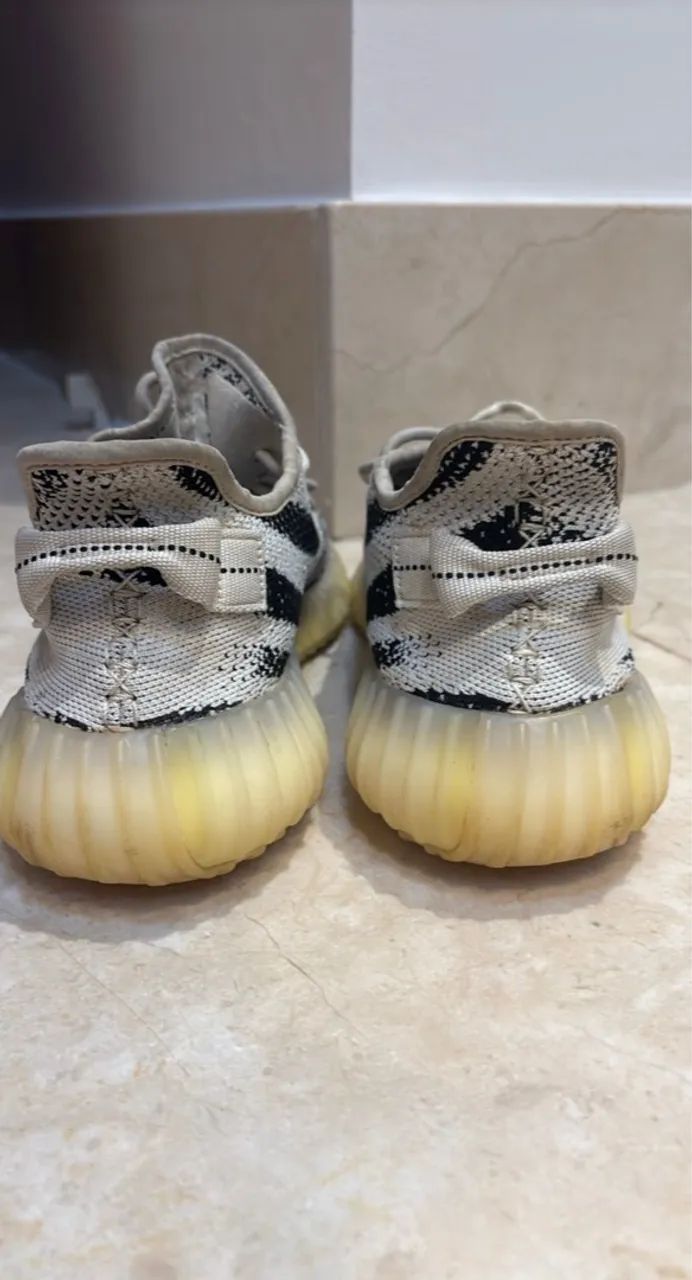 Adidas Yeezy Boost 350 V2 Zebra - Foto 2