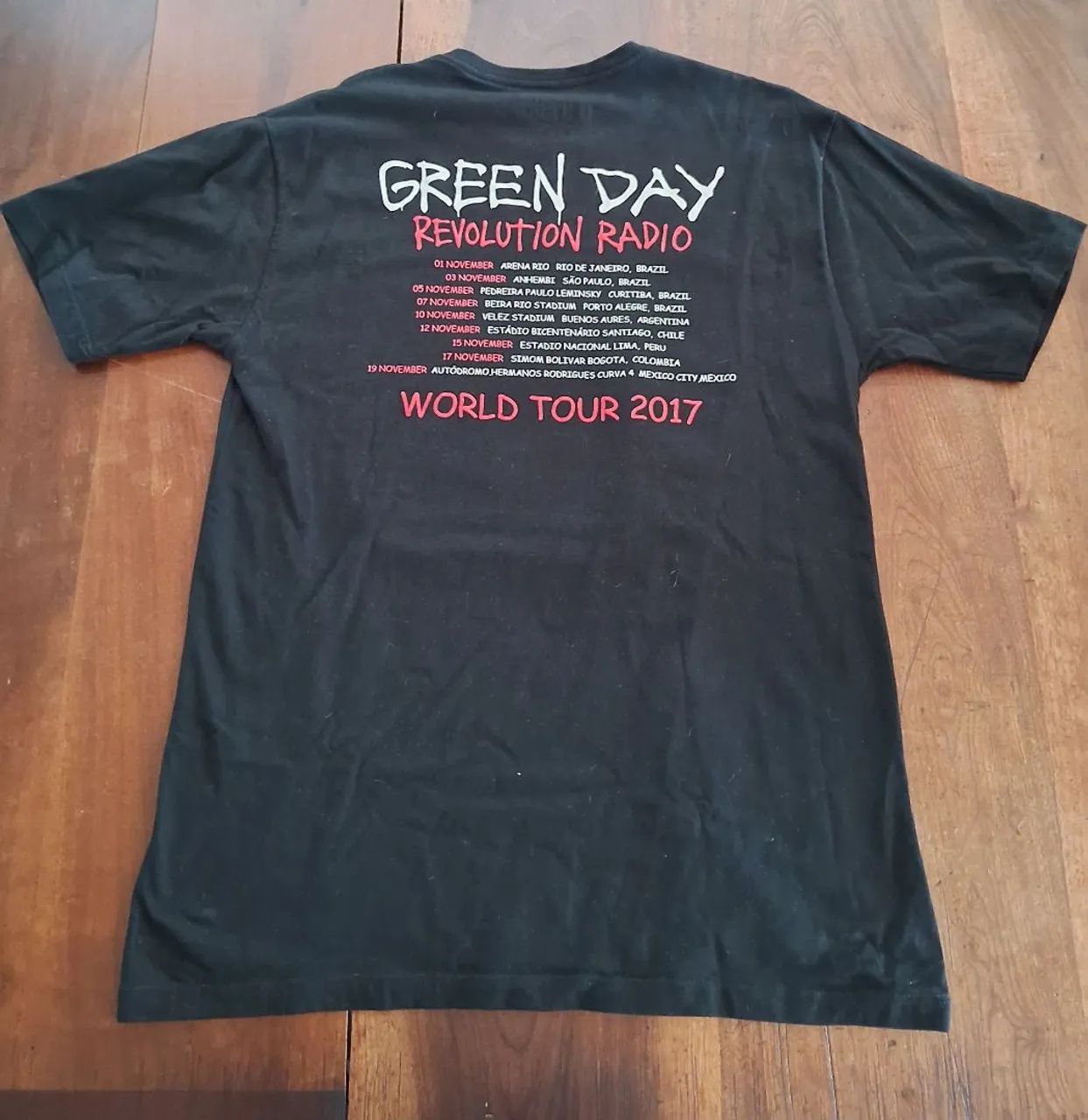 Camiseta Green Day Tour 2017 - Foto 2