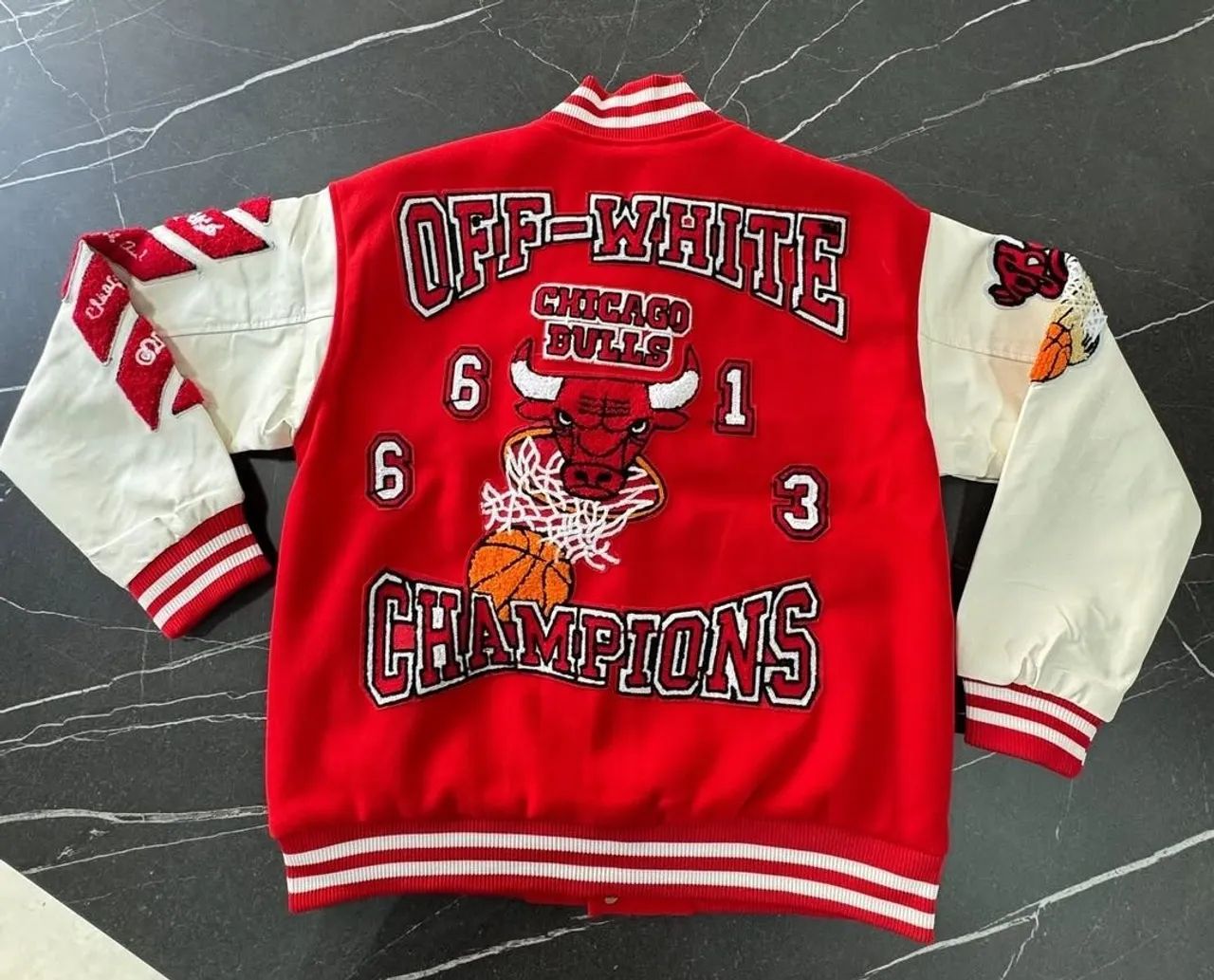 Jaqueta Off-White x Chicago Bulls - Foto 2