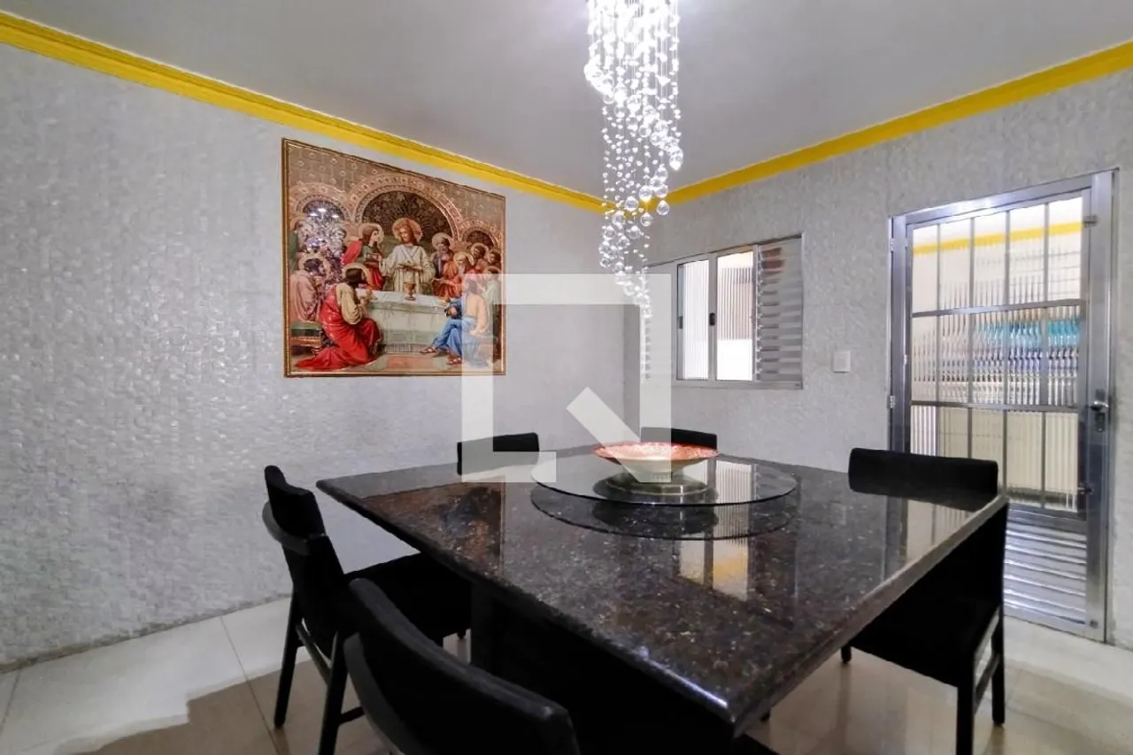 //Casa mobiliada com 5 suítes em Petrópolis