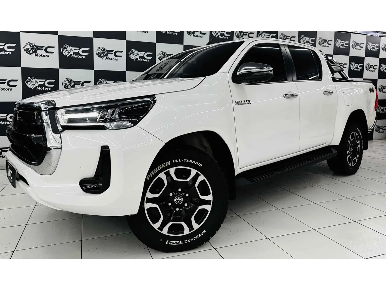 HILUX 2.8 D-4D AUTOMÁTICO 2024 - BAIXA KM