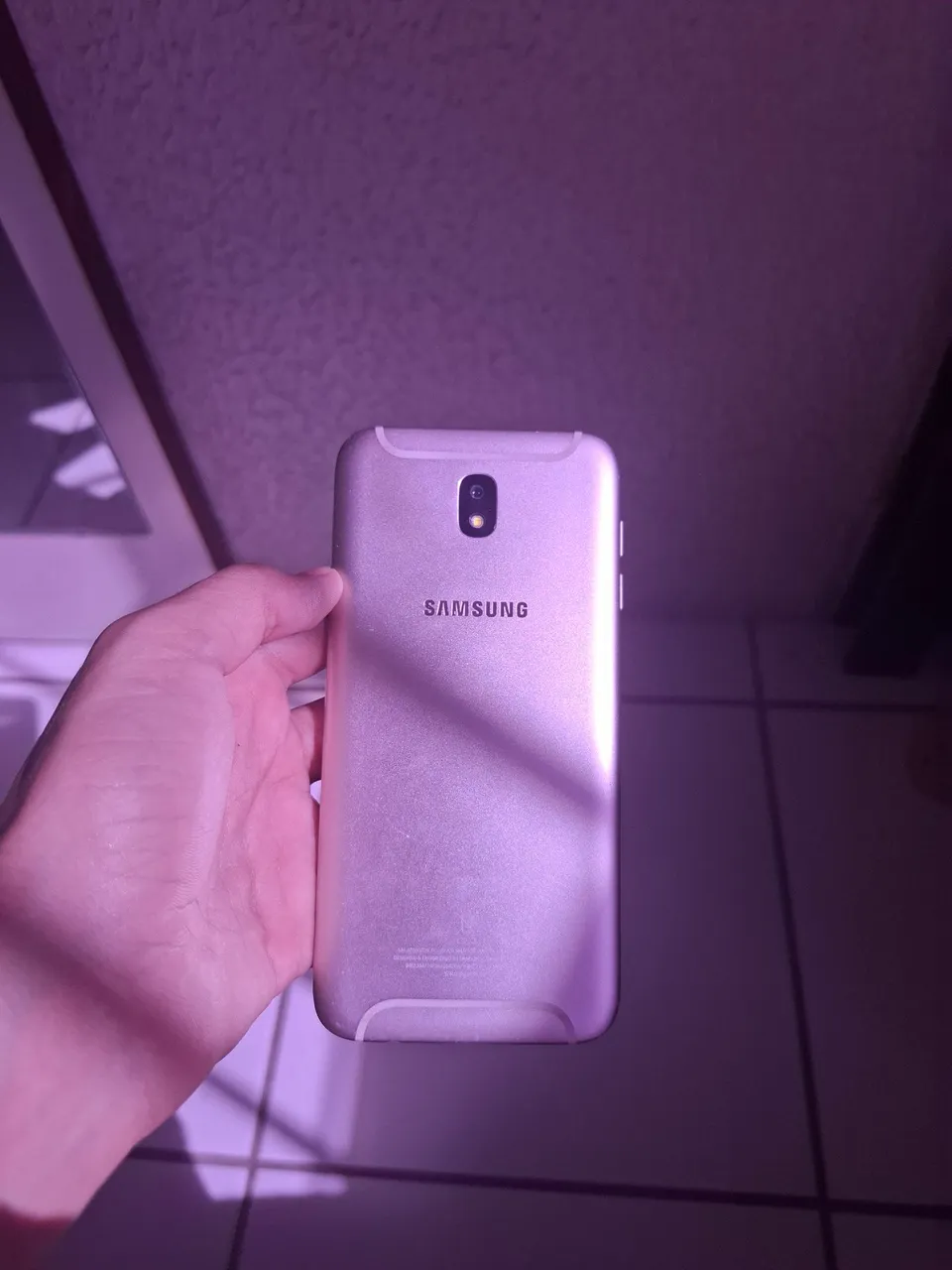 J7 PRO