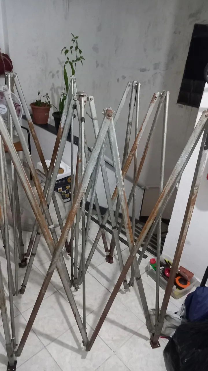 Estrutura de Tenda/Barraca - Camping