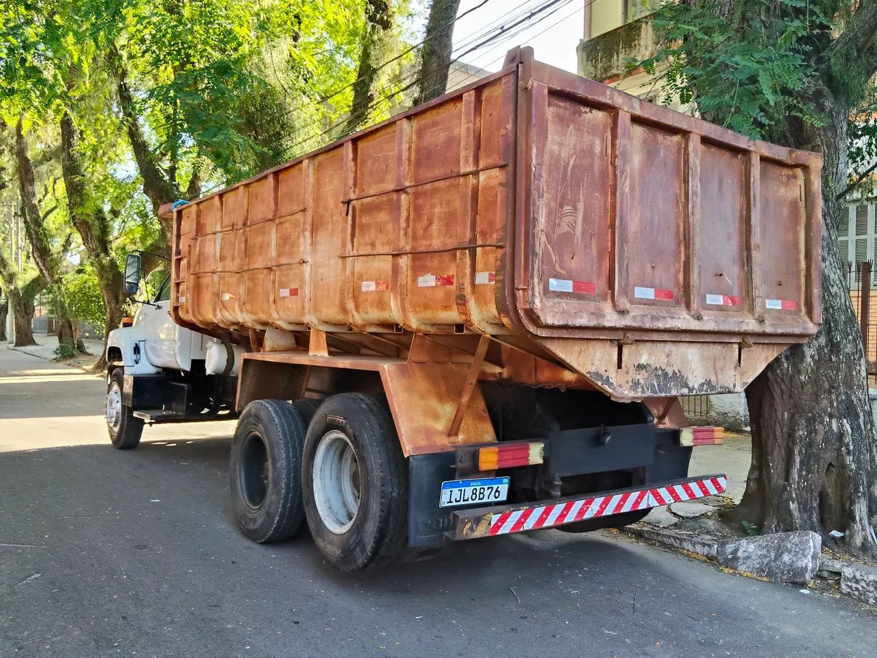 Retroescavadeira e Caminhao - Foto 3